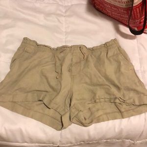 khaki linen shorts
